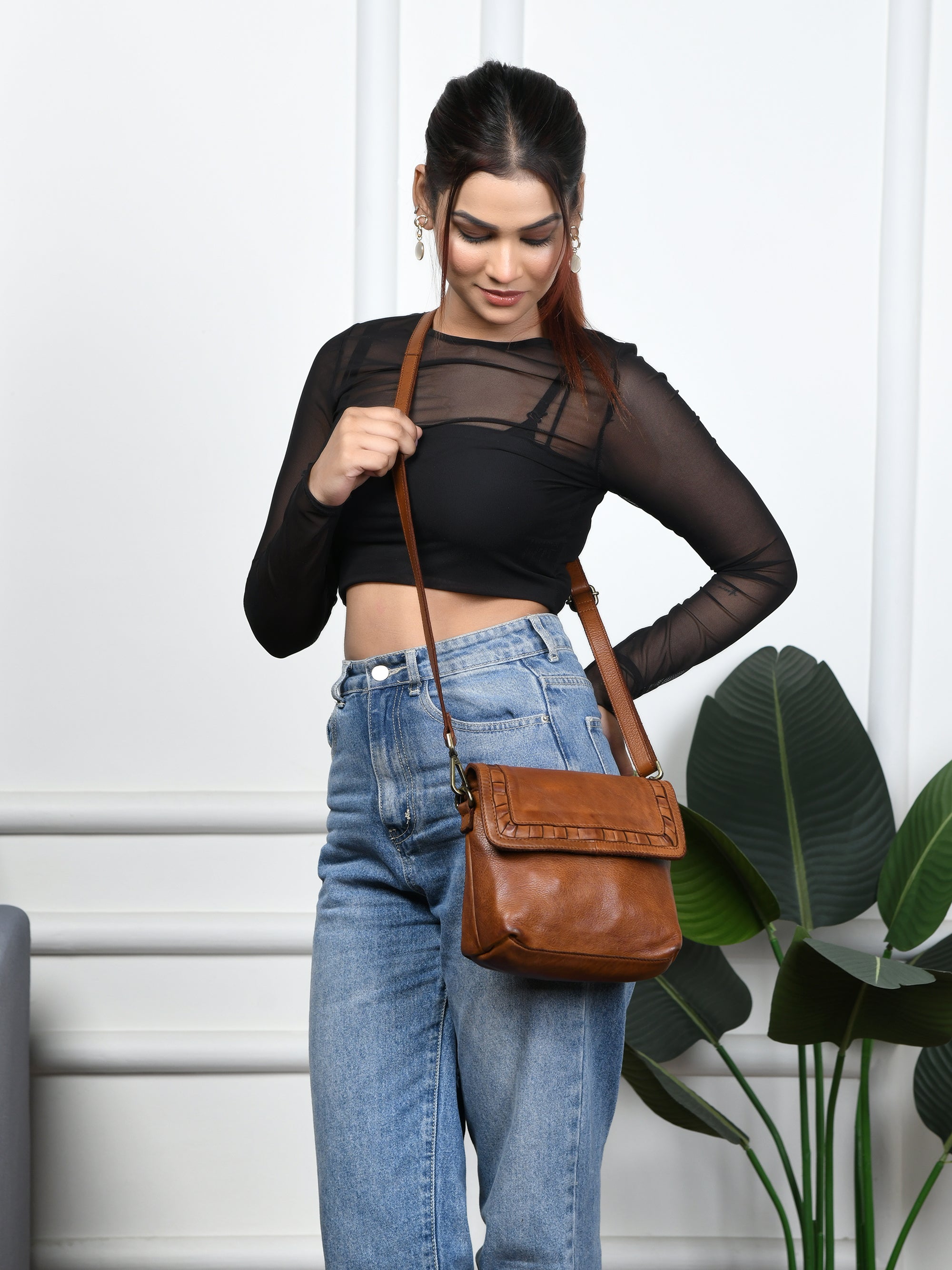 Verdant Crossbody Women's Leather Handbag - Tan Colour